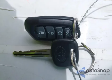 2003 Toyota Camry Le z USA, uszkodzony, nr VIN 4T1BE30KX3U205444